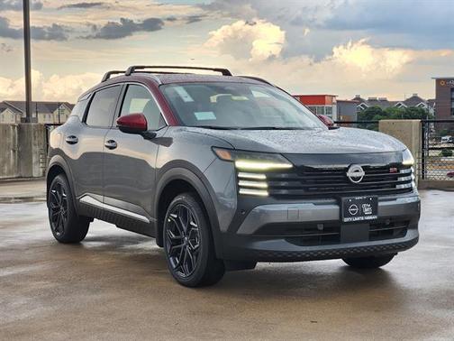 Gun Metallic/Scarlet Ember Tintcoat 2026 Nissan Kicks SR