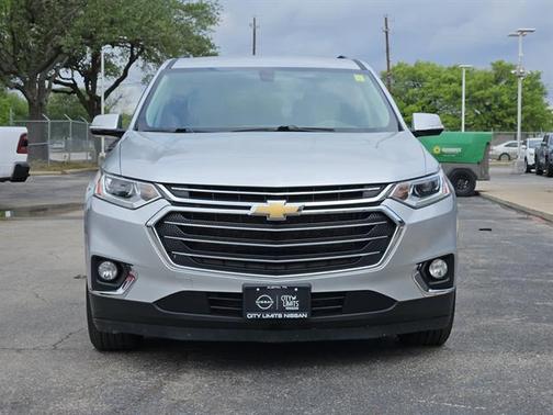 Silver Ice Metallic 2020 Chevrolet Traverse LT Cloth