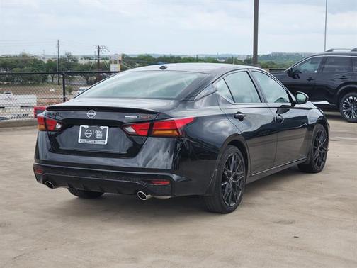 Super Black 2026 Nissan Altima SR FWD