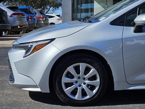 2025 Toyota Corolla Hybrid LE