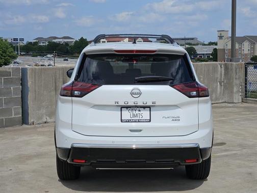 Everest White Pearl Tricoat 2026 Nissan Rogue Platinum