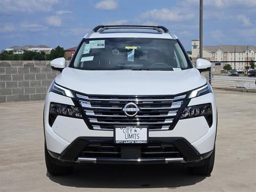 Everest White Pearl Tricoat 2026 Nissan Rogue Platinum