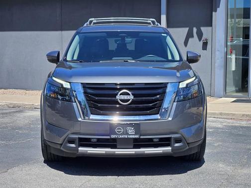 Gun Metallic 2025 Nissan Pathfinder SL 4WD