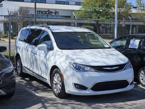 2019 Chrysler Pacifica Touring L