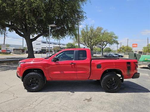 2023 Nissan Frontier S