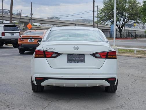 Pearl White Tricoat 2025 Nissan Altima 2.5 SV