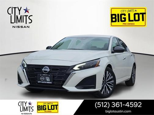 Pearl White Tricoat 2025 Nissan Altima 2.5 SV