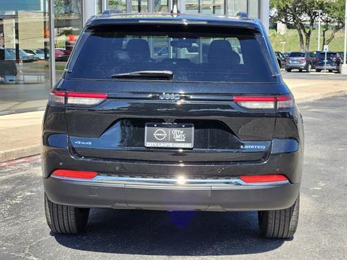 Diamond Black Crystal Pearlcoat 2024 Jeep Grand Cherokee Limited