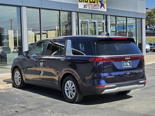 2024 Kia Carnival LX