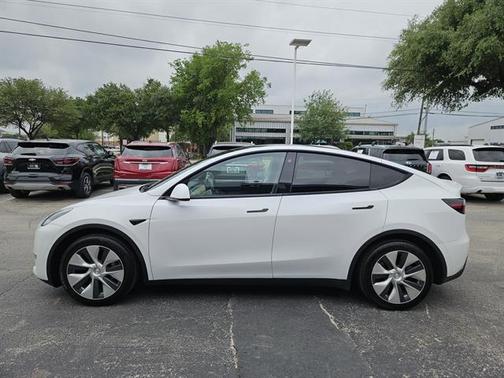 2022 Tesla Model Y Long Range Dual Motor All-Wheel Drive