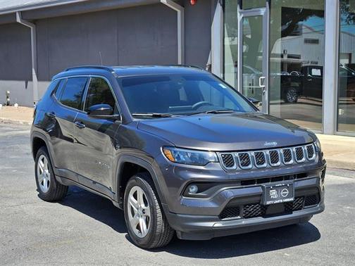 Granite Crystal Metallic Clearcoat 2023 Jeep Compass Latitude