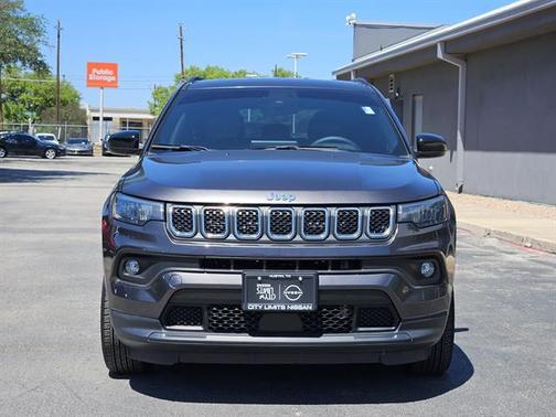 Granite Crystal Metallic Clearcoat 2023 Jeep Compass Latitude