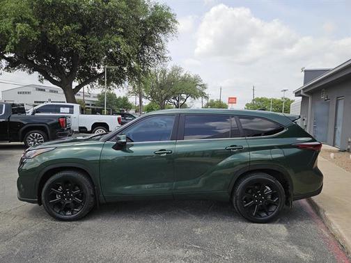 Cypress 2024 Toyota Highlander LE