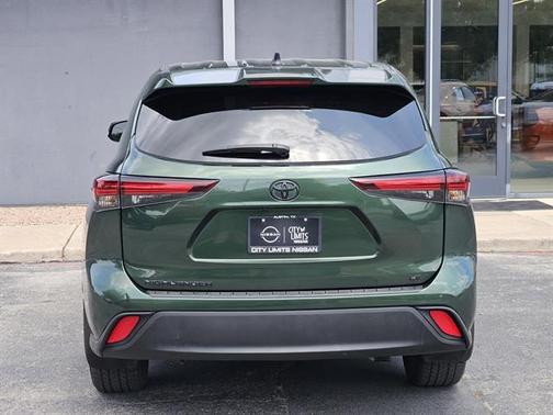 Cypress 2024 Toyota Highlander LE