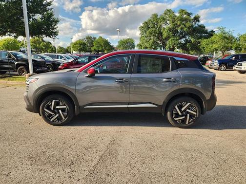 Gun Metallic/Scarlet Ember Tintcoat 2026 Nissan Kicks SV