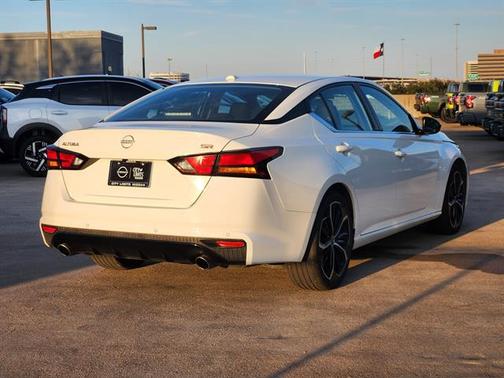 2024 Nissan Altima SR FWD