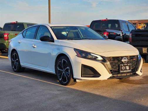 2024 Nissan Altima SR FWD