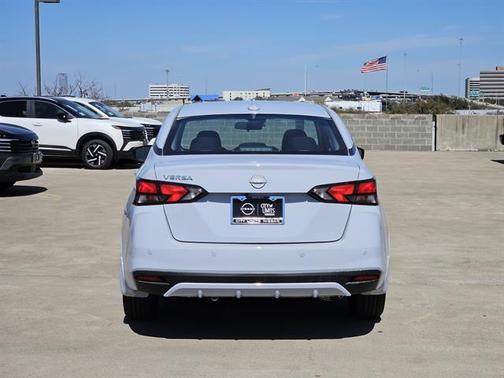 2025 Nissan Versa 1.6 SV