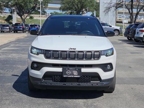 Bright White Clearcoat 2022 Jeep Compass Latitude