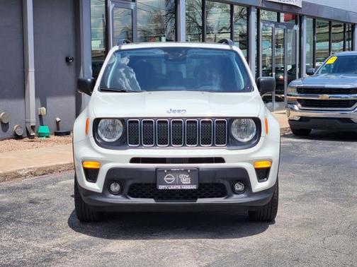 Alpine White Clearcoat 2022 Jeep Renegade Latitude