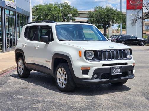 Alpine White Clearcoat 2022 Jeep Renegade Latitude