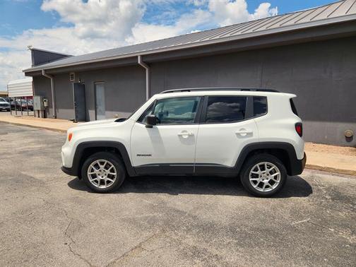 Alpine White Clearcoat 2022 Jeep Renegade Latitude