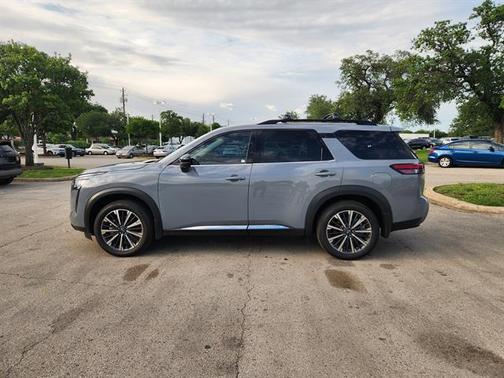 Boulder Gray Pearl 2026 Nissan Pathfinder Platinum
