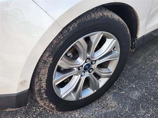 White Platinum Metallic Tri-Coat 2019 Ford Edge Titanium