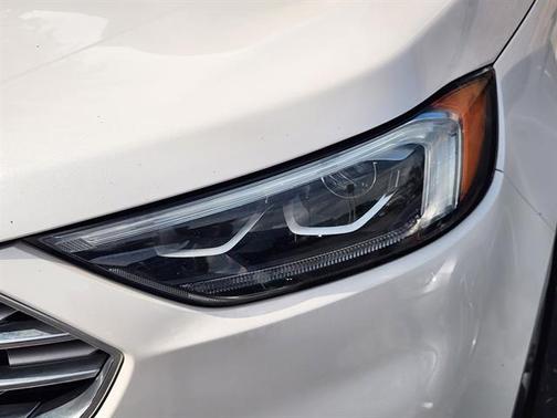 White Platinum Metallic Tri-Coat 2019 Ford Edge Titanium
