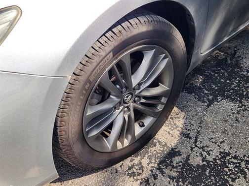 Celestial Silver Metallic 2016 Toyota Camry LE