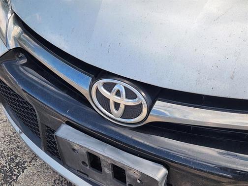 Celestial Silver Metallic 2016 Toyota Camry LE