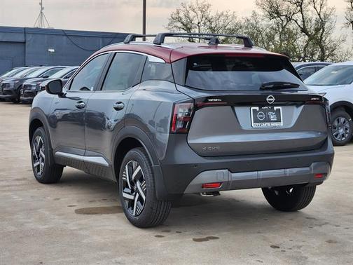 Gun Metallic/Scarlet Ember Tintcoat 2026 Nissan Kicks SV