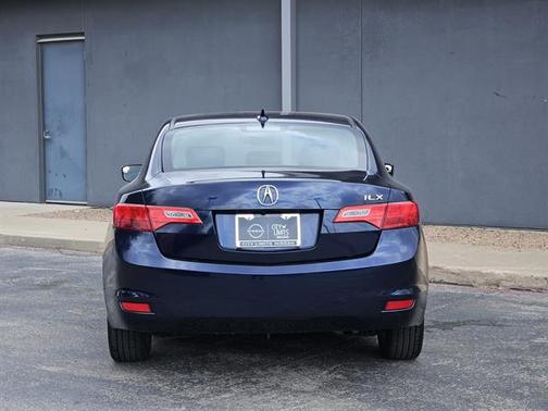 2013 Acura ILX 2.0L w/Premium Package