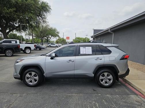 Silver Sky Metallic 2022 Toyota RAV4 XLE