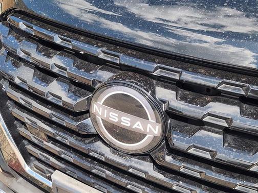 Super Black 2023 Nissan Kicks SV