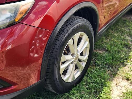 Cayenne Red 2014 Nissan Rogue SV