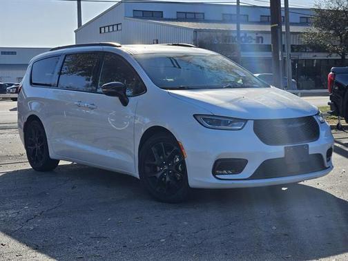 2025 Chrysler Pacifica Limited