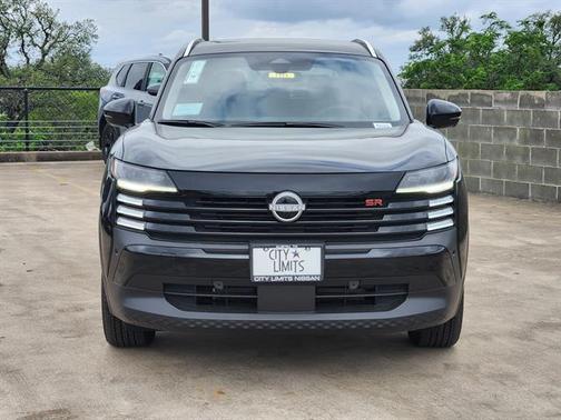 Super Black 2026 Nissan Kicks SR