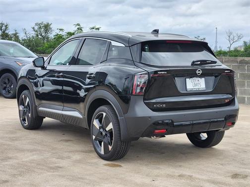 Super Black 2026 Nissan Kicks SR