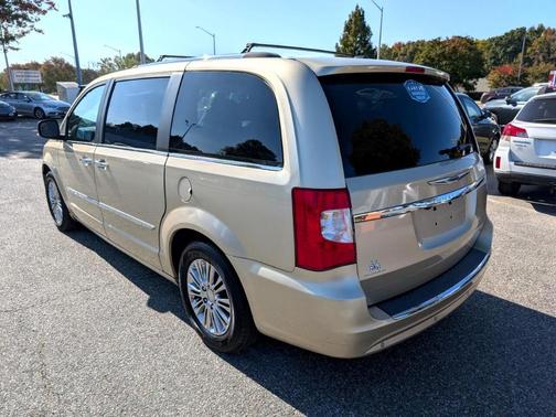 2011 Chrysler Town & Country Limited