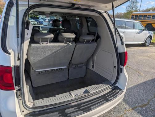 2010 Volkswagen Routan SEL