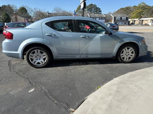 2013 Dodge Avenger SE
