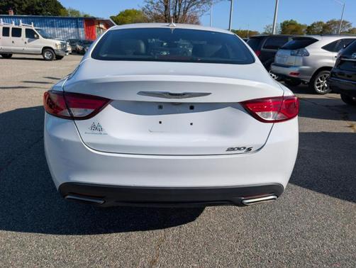 2015 Chrysler 200 S