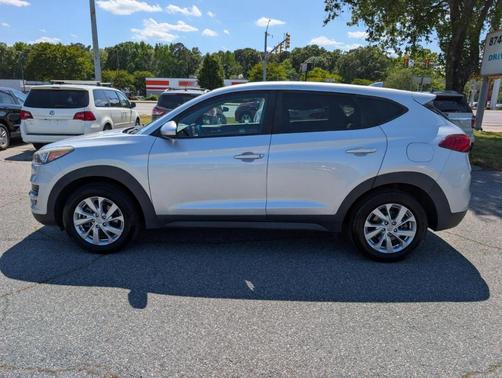 Silver 2019 Hyundai TUCSON SE