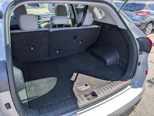 Silver 2019 Hyundai TUCSON SE