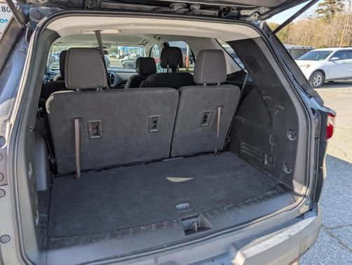 Green 2018 Chevrolet Traverse LT Cloth