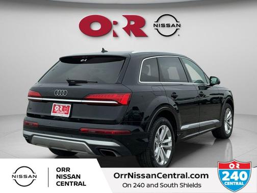 Mythos Black Metallic 2025 Audi Q7 55 Premium Plus