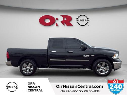Brilliant Black Crystal Pearlcoat 2017 RAM 1500 Big Horn