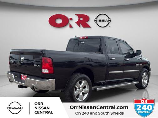 Brilliant Black Crystal Pearlcoat 2017 RAM 1500 Big Horn