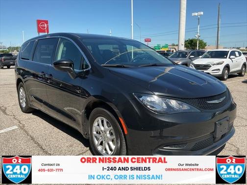 2022 Chrysler Voyager LX